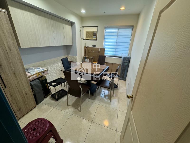 (未來之翼B區)中山醫綠園道旁高樓層視野三房車位房屋室內格局與周邊環境