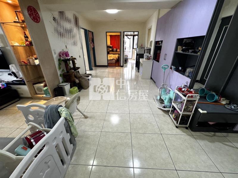 (未來之翼B區)中山醫綠園道旁高樓層視野三房車位房屋室內格局與周邊環境