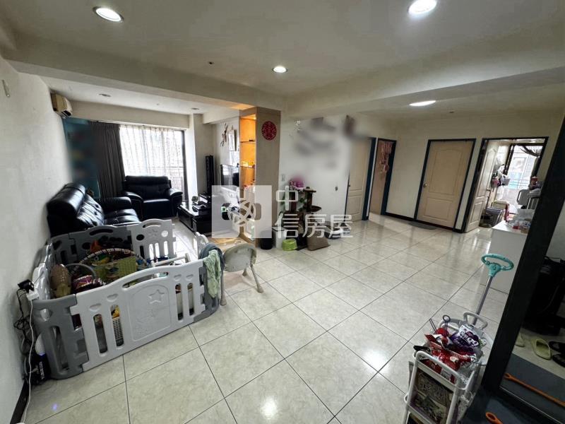 (未來之翼B區)中山醫綠園道旁高樓層視野三房車位房屋室內格局與周邊環境