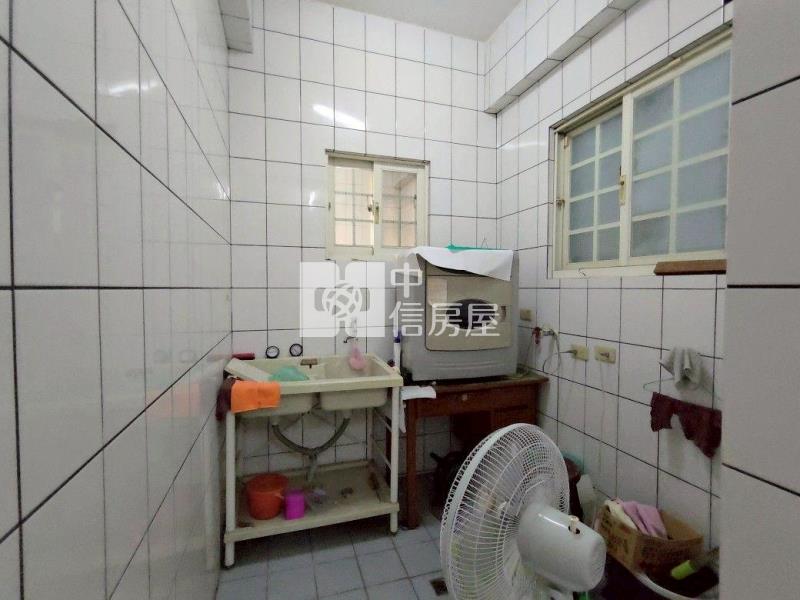 中壢後站雙車庫美別墅房屋室內格局與周邊環境