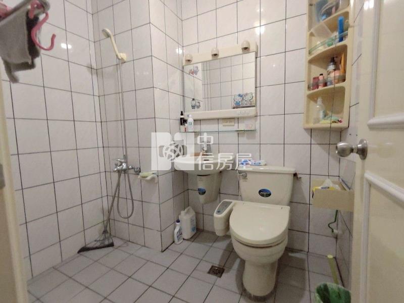 中壢後站雙車庫美別墅房屋室內格局與周邊環境