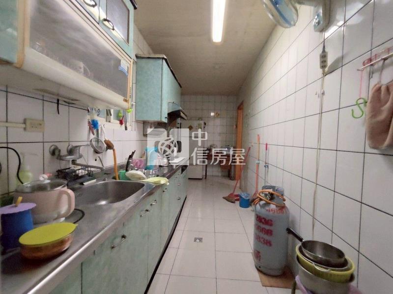 中壢後站雙車庫美別墅房屋室內格局與周邊環境