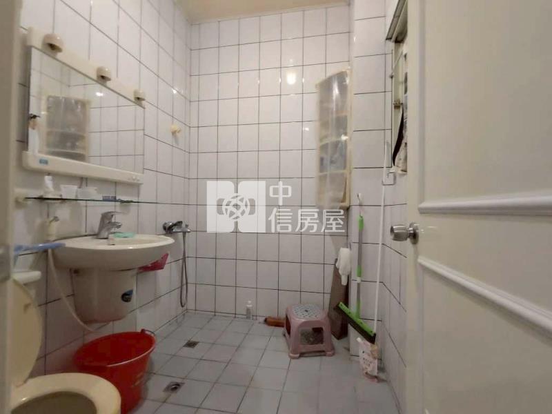 中壢後站雙車庫美別墅房屋室內格局與周邊環境