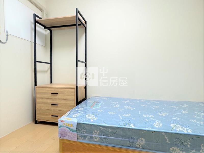 【長安圓舞曲】-逢甲|陽台套房-附機車位房屋室內格局與周邊環境