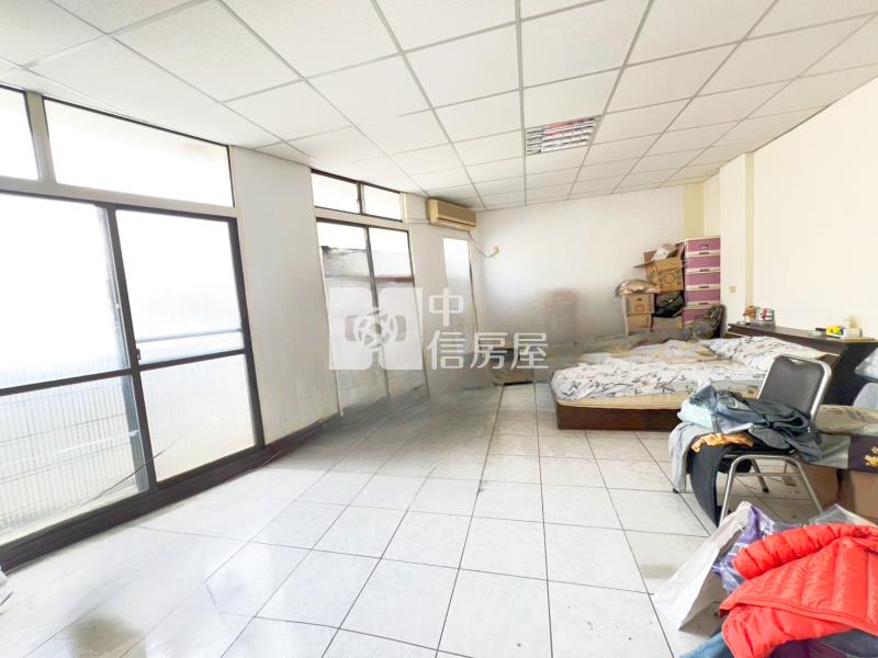 榮興商圈大面寬角透店房屋室內格局與周邊環境