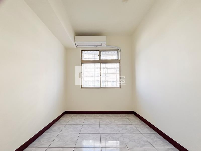 潭子英郡歐洲園林美三房房屋室內格局與周邊環境