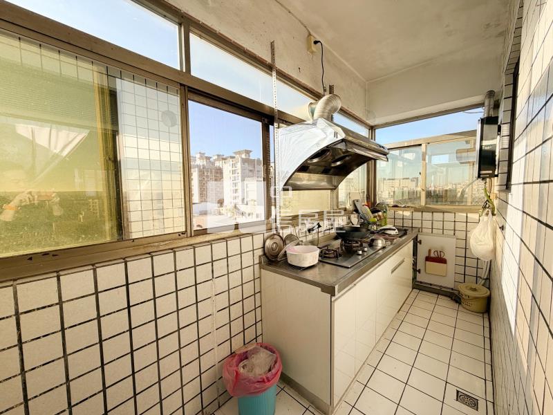 勝利公園潭陽天第3房休旅車位房屋室內格局與周邊環境