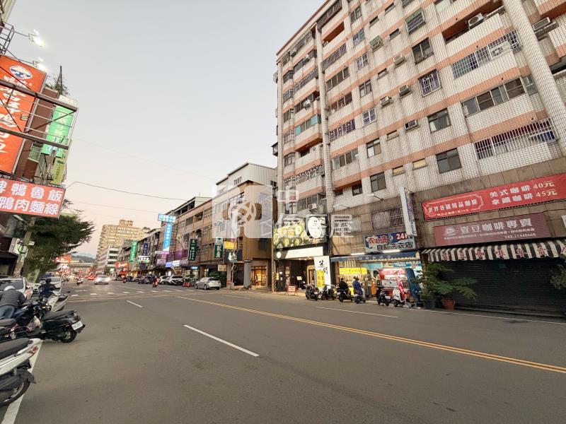 勝利公園潭陽天第3房休旅車位房屋室內格局與周邊環境