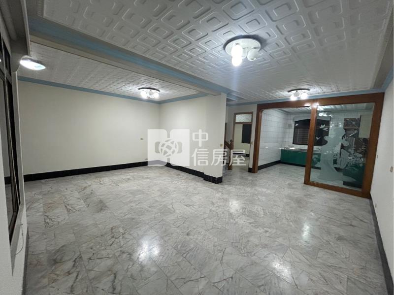 斗六鎮東國小旁大地坪雙車別墅房屋室內格局與周邊環境