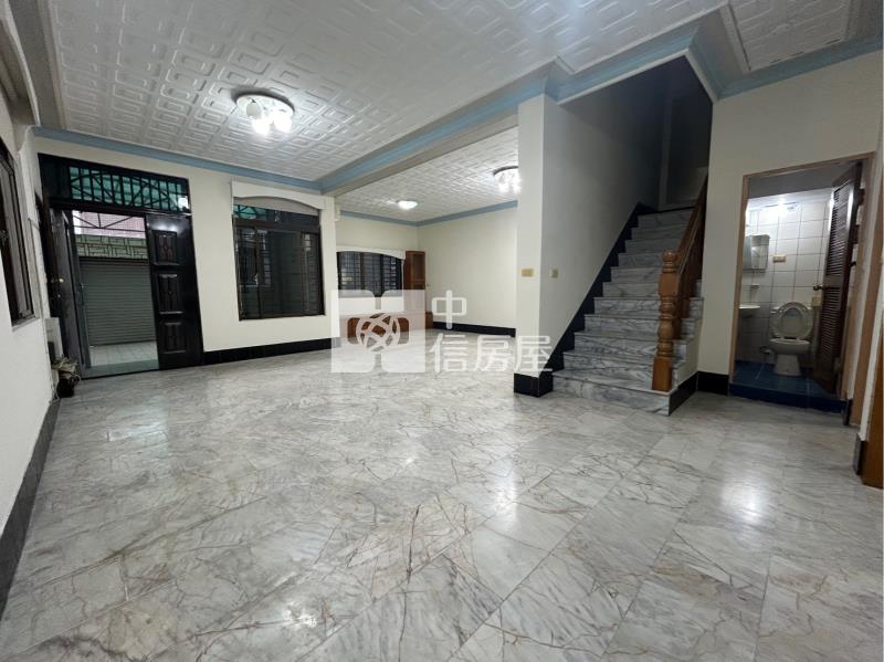 斗六鎮東國小旁大地坪雙車別墅房屋室內格局與周邊環境