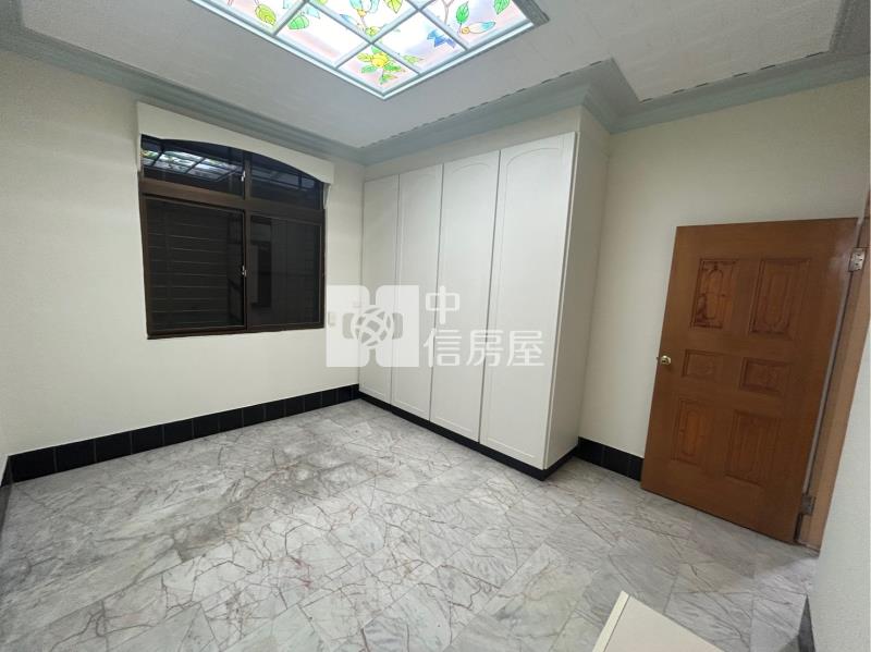 斗六鎮東國小旁大地坪雙車別墅房屋室內格局與周邊環境