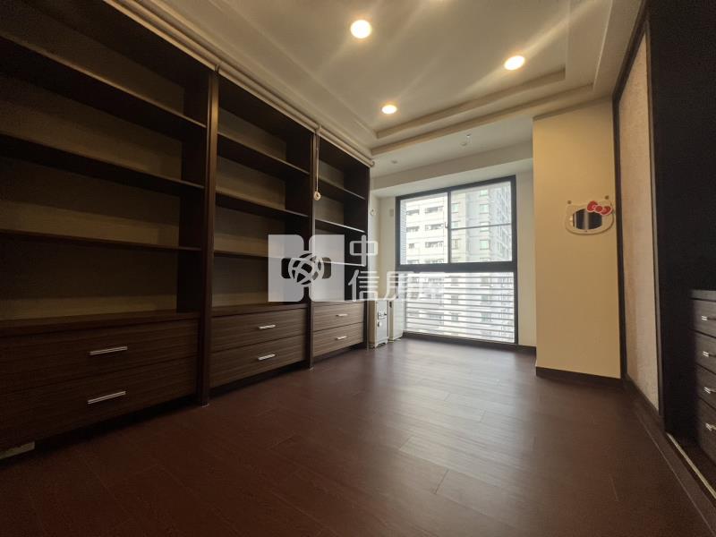 站前casa高樓層四房平車房屋室內格局與周邊環境