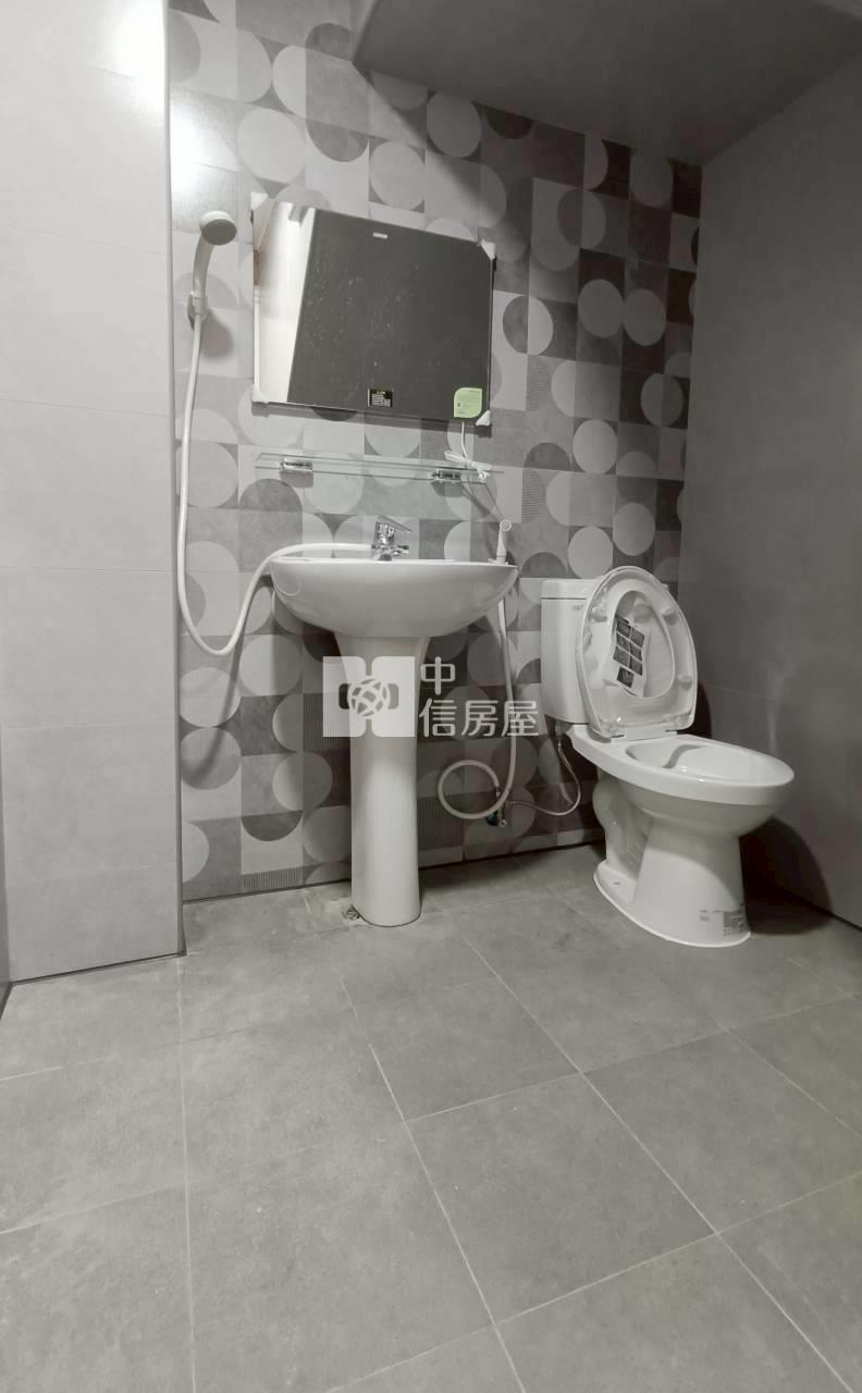 南台南車站4房孝親大露台車墅房屋室內格局與周邊環境