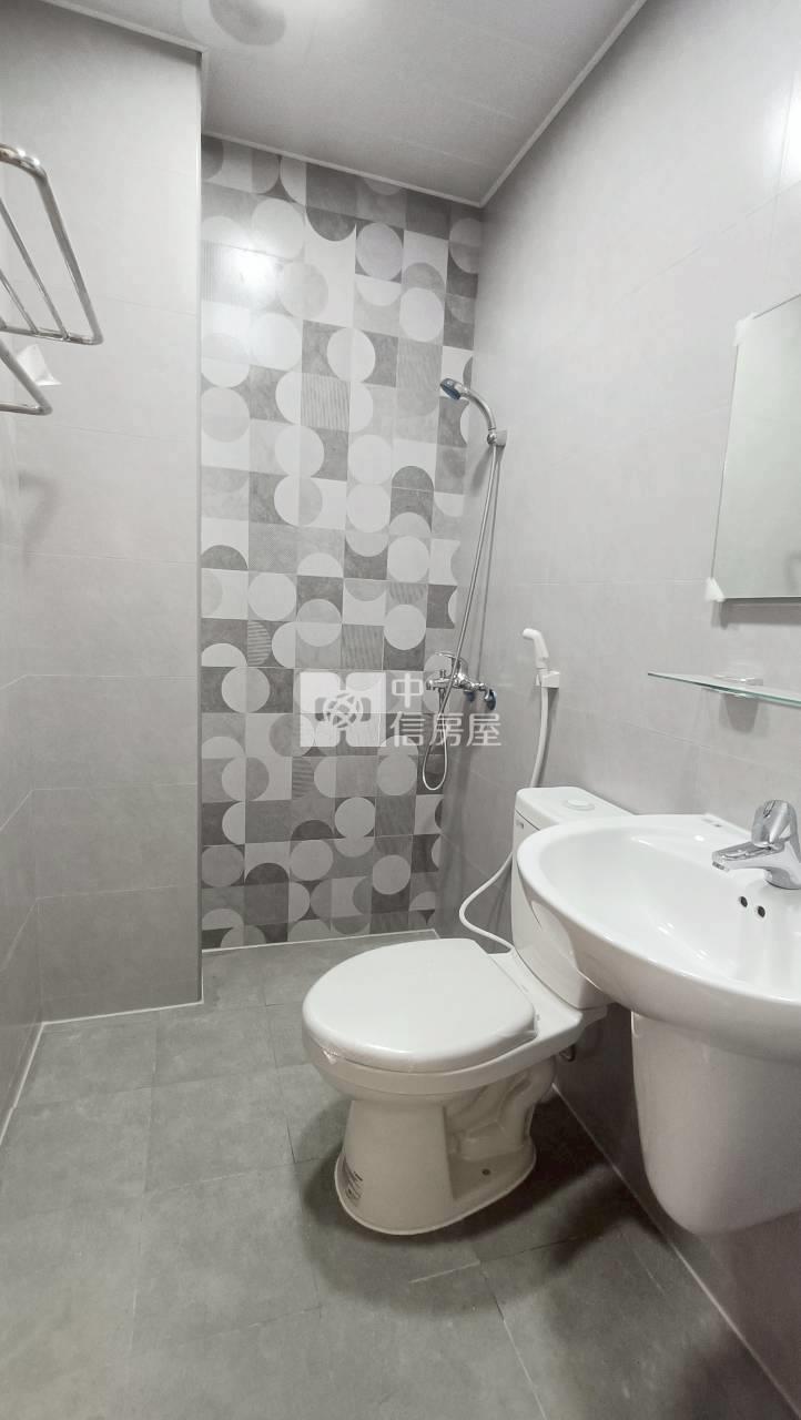 南台南車站4房孝親大露台車墅房屋室內格局與周邊環境