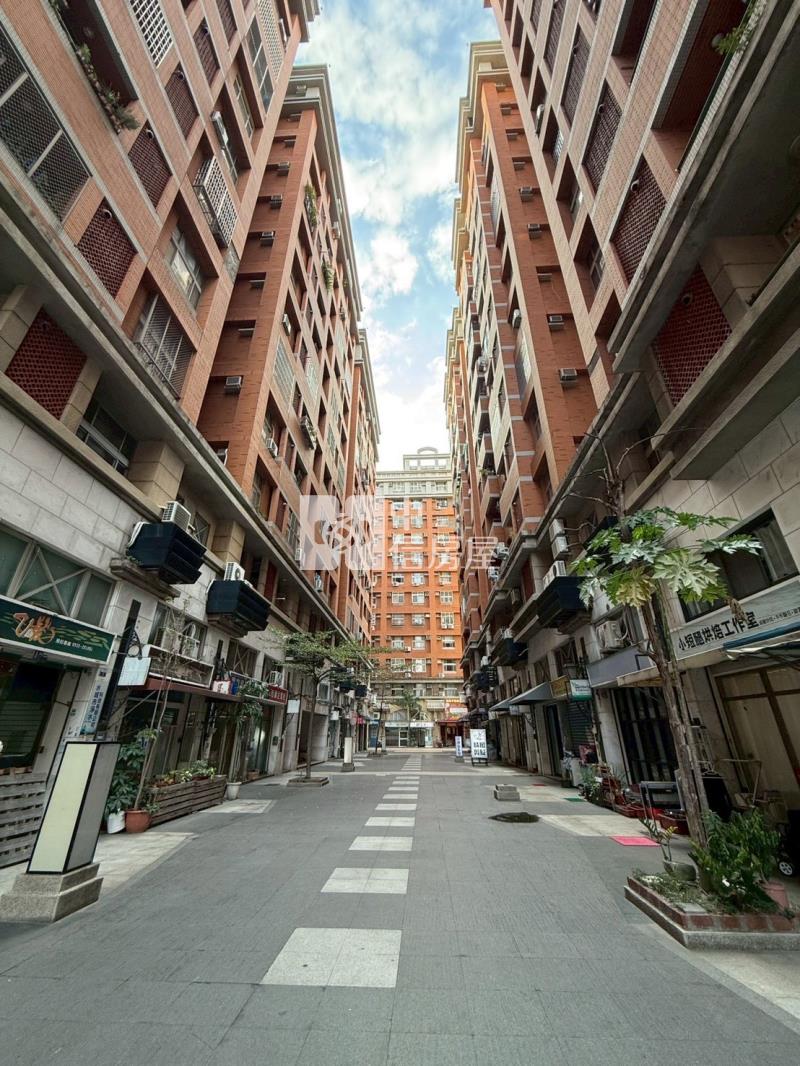 (廣三大時代)工學商圈大四房平車房屋室內格局與周邊環境