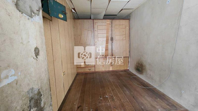 專委)中壢忠貞龍東市場旁邊間透天(需整理)房屋室內格局與周邊環境