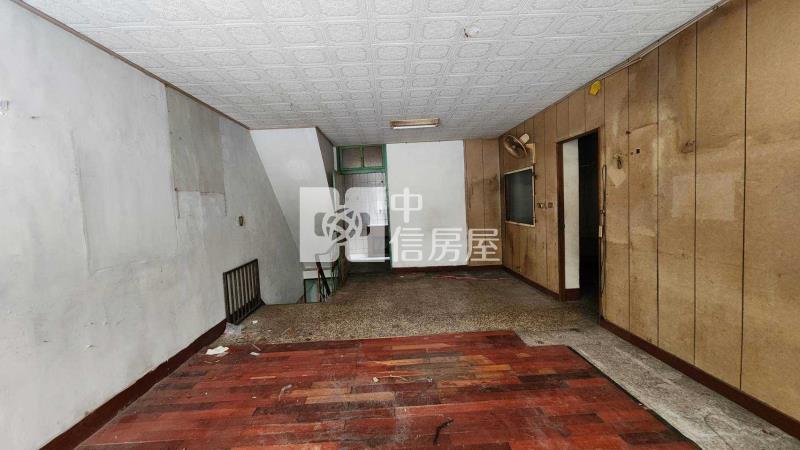 專委)中壢忠貞龍東市場旁邊間透天(需整理)房屋室內格局與周邊環境
