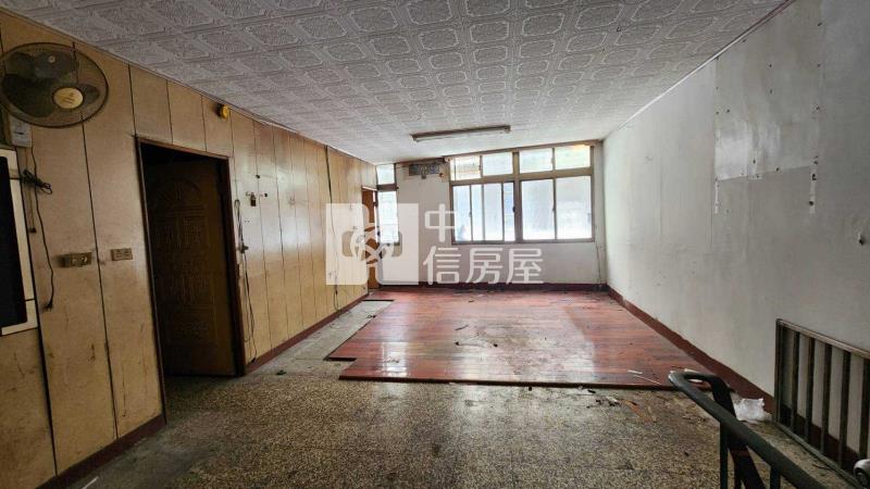專委)中壢忠貞龍東市場旁邊間透天(需整理)房屋室內格局與周邊環境