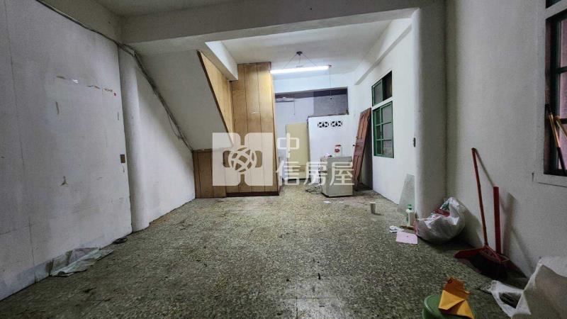 專委)中壢忠貞龍東市場旁邊間透天(需整理)房屋室內格局與周邊環境