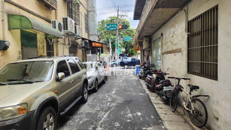 專委)中壢忠貞龍東市場旁邊間透天(需整理)房屋室內格局與周邊環境
