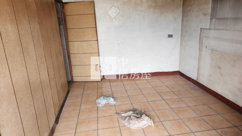 專委)中壢忠貞龍東市場旁邊間透天(需整理)房屋室內格局與周邊環境