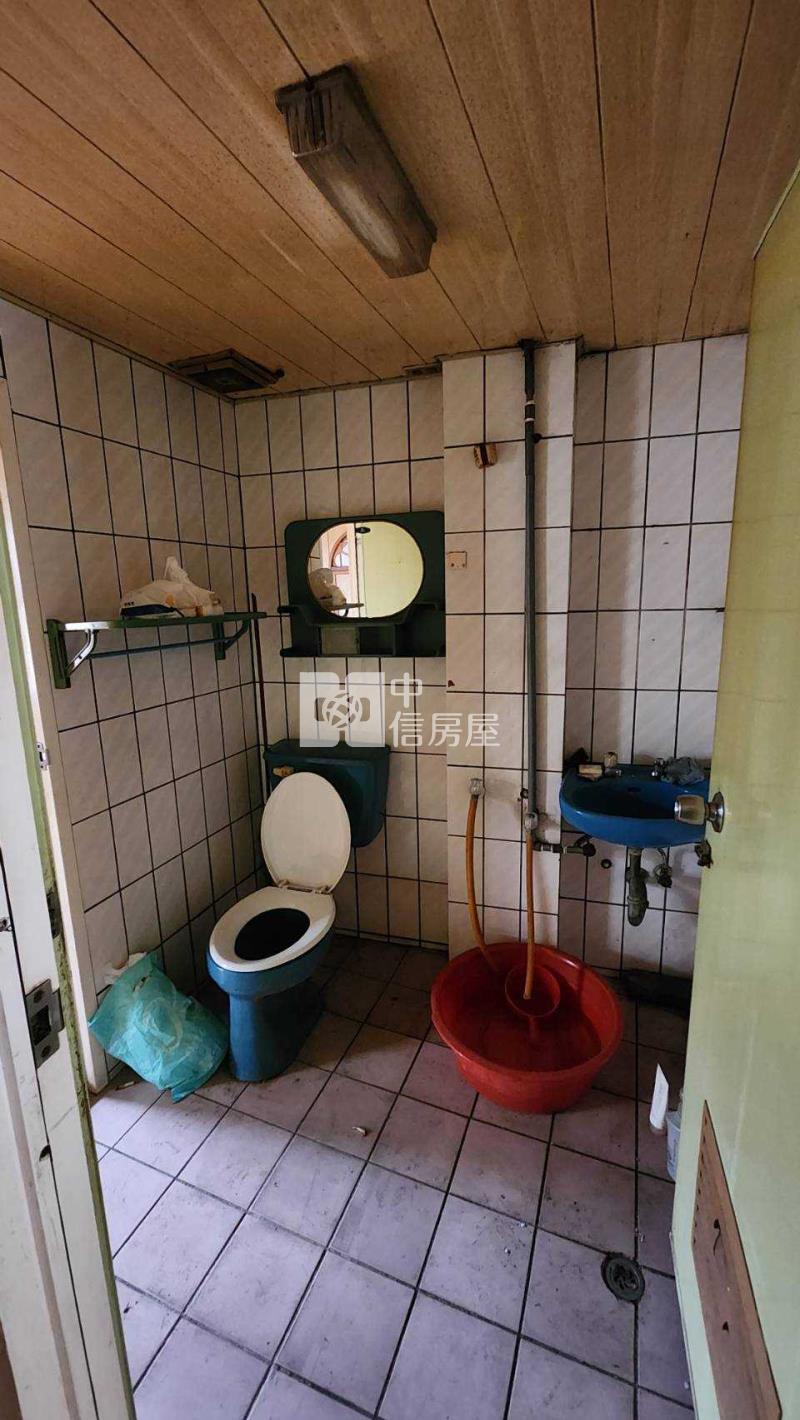 專委)中壢忠貞龍東市場旁邊間透天(需整理)房屋室內格局與周邊環境