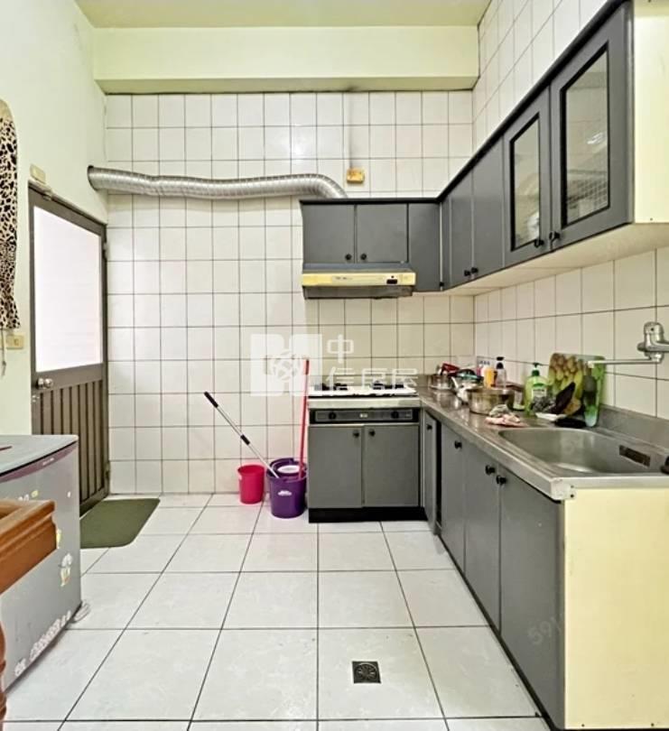 南屯嶺東商圈稀有店住房屋室內格局與周邊環境