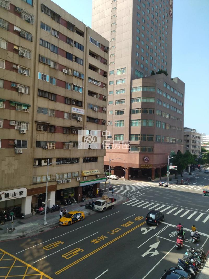 信義國小捷運站大四房房屋室內格局與周邊環境