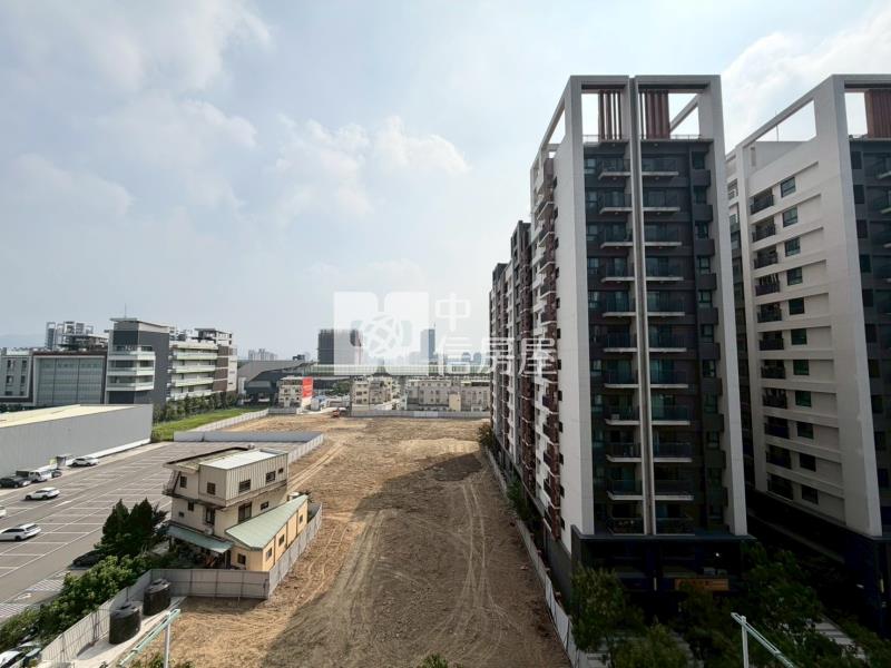 昂峰謙若樹機捷特區朝南三房平車房屋室內格局與周邊環境