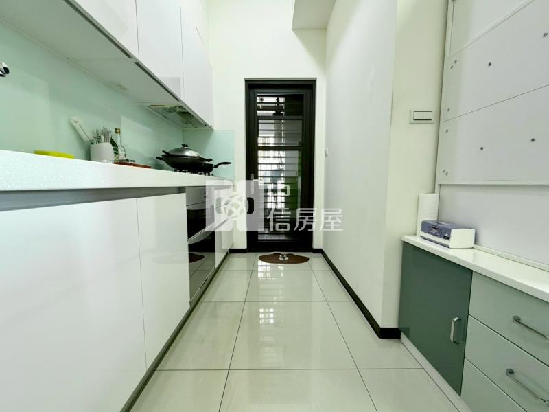 昂峰謙若樹機捷特區朝南三房平車房屋室內格局與周邊環境