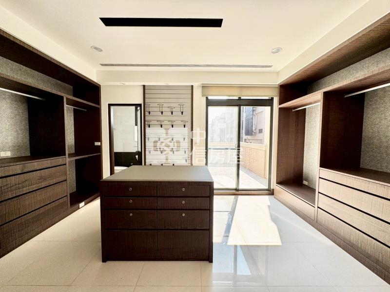 廍子公園臨路四車電梯豪墅房屋室內格局與周邊環境