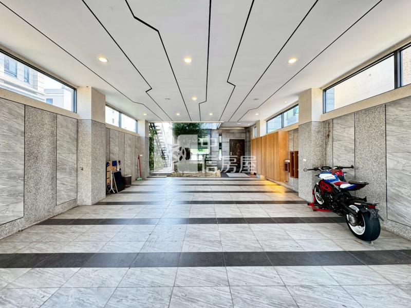 廍子公園臨路四車電梯豪墅房屋室內格局與周邊環境