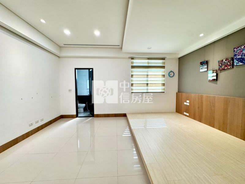 廍子公園臨路四車電梯豪墅房屋室內格局與周邊環境