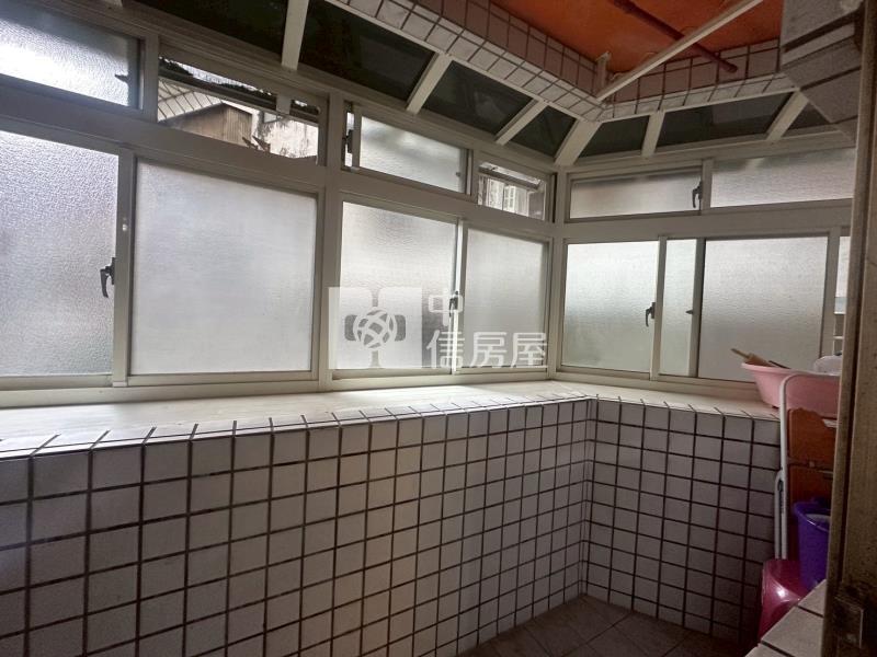 ▲東方巴黎漂亮二房房屋室內格局與周邊環境