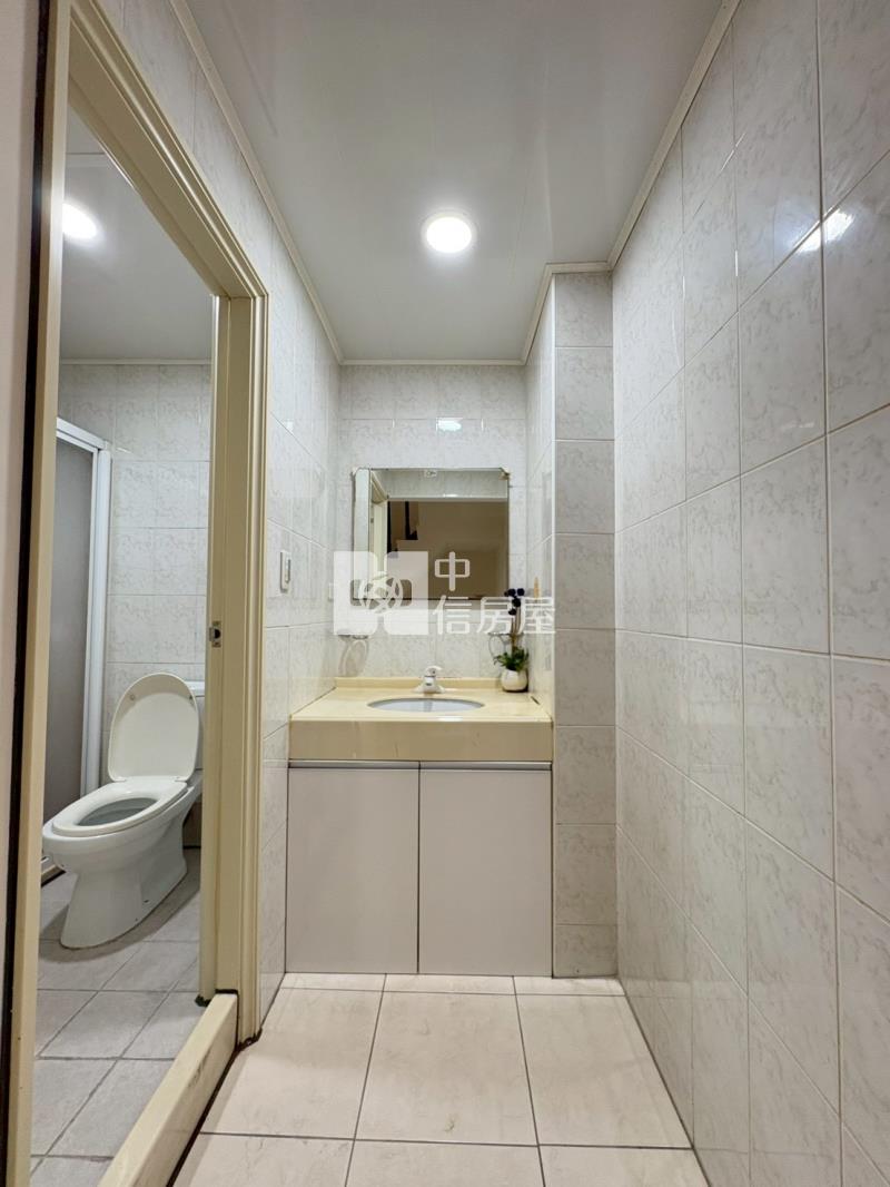 立新學區震後臨路車庫美墅房屋室內格局與周邊環境