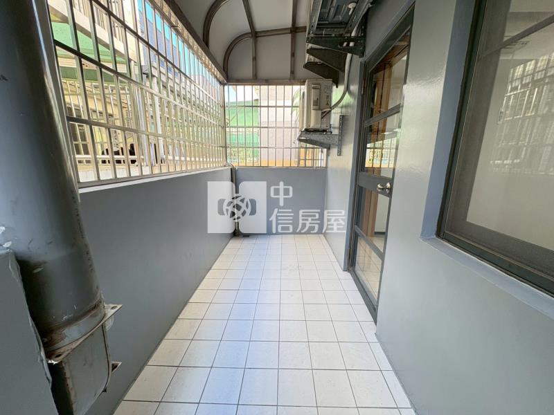 立新學區震後臨路車庫美墅房屋室內格局與周邊環境