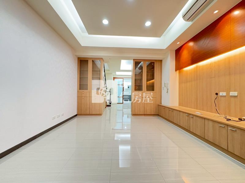 立新學區震後臨路車庫美墅房屋室內格局與周邊環境