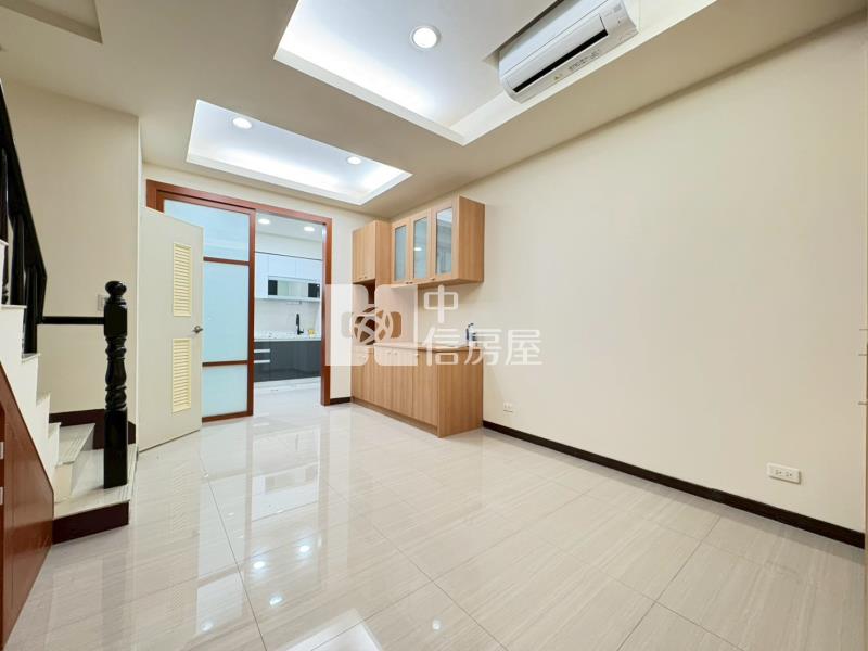 立新學區震後臨路車庫美墅房屋室內格局與周邊環境