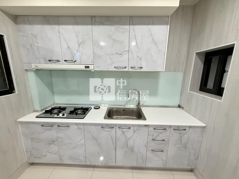 光興商圈光隆國小門前停車美透天房屋室內格局與周邊環境