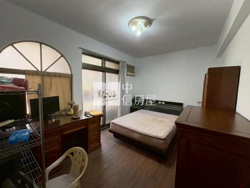 南京路可停三車大透天房屋室內格局與周邊環境