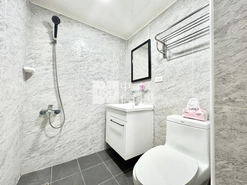 羅東後站美妝三房車位美廈房屋室內格局與周邊環境