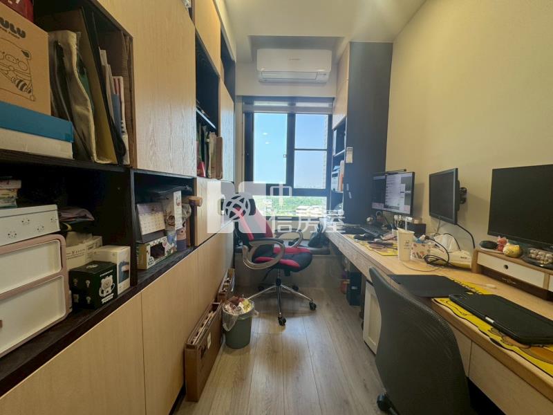 久樘花園童畫|精裝次頂樓五房+雙平車房屋室內格局與周邊環境