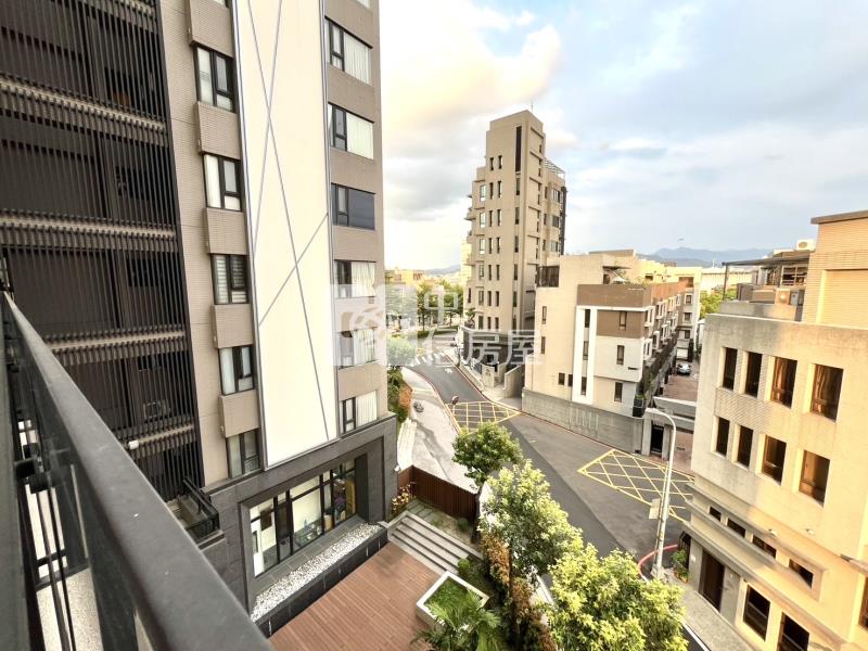 (大熊康橋)三房稀少雙車位挑戰最低價房屋室內格局與周邊環境