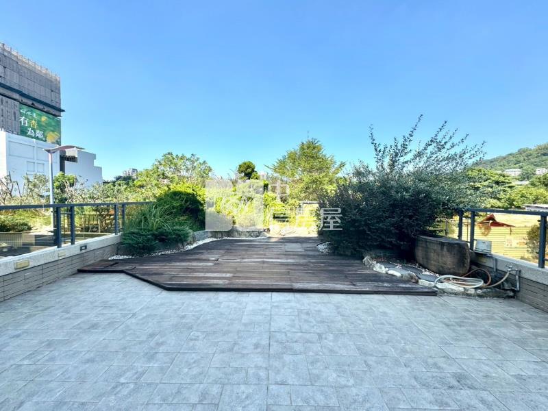 萬坪廍子公園旁霸氣4車電梯別墅房屋室內格局與周邊環境