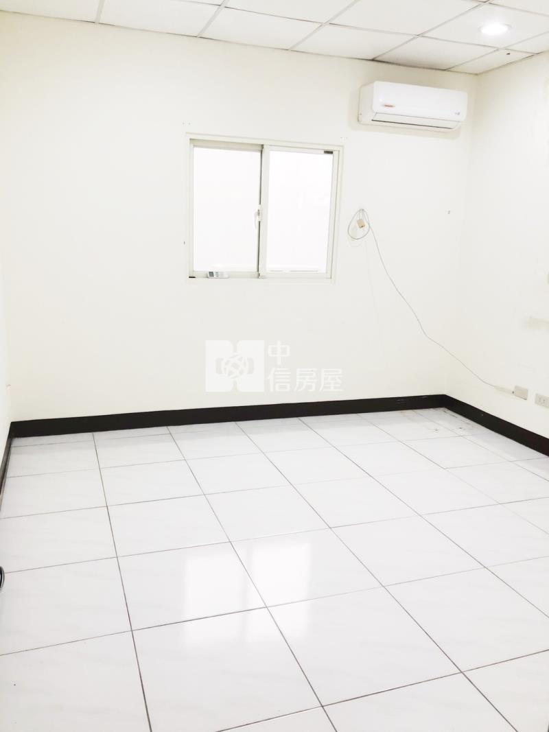 中正路透天店面房屋室內格局與周邊環境