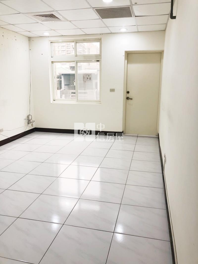 中正路透天店面房屋室內格局與周邊環境