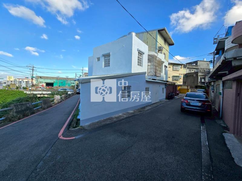 觀音【崙坪】邊間活巷整新美透天房屋室內格局與周邊環境