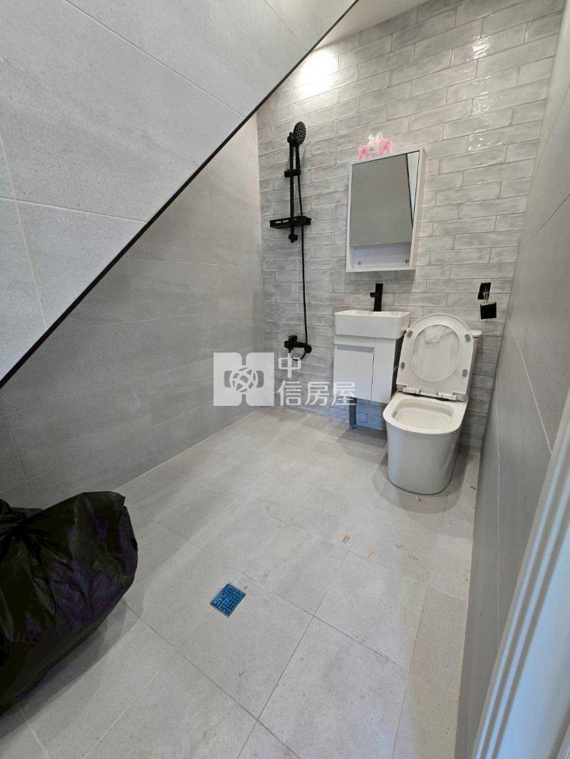 觀音【崙坪】邊間活巷整新美透天房屋室內格局與周邊環境