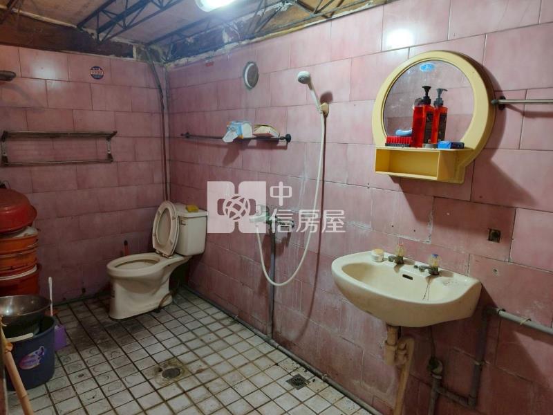 仁愛商圈透天厝房屋室內格局與周邊環境