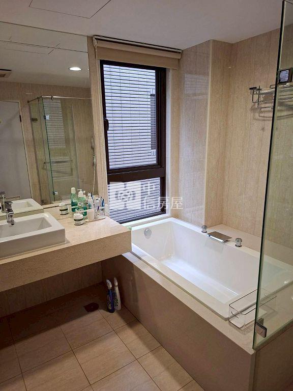 (A)深耕6期四房漂亮大別墅+雙車位(中信卓越團隊)房屋室內格局與周邊環境